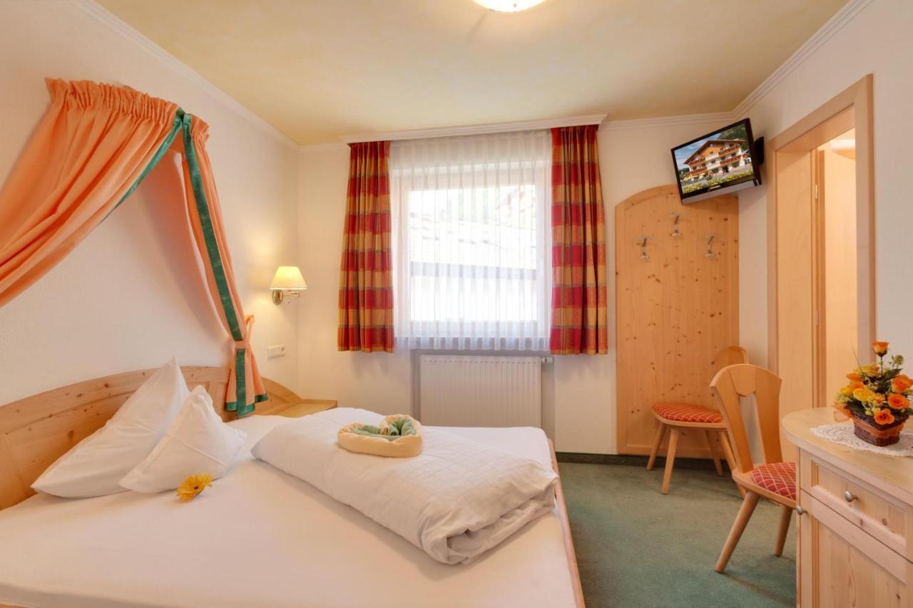 Hotel Theiner Curon Venosta Esterno foto