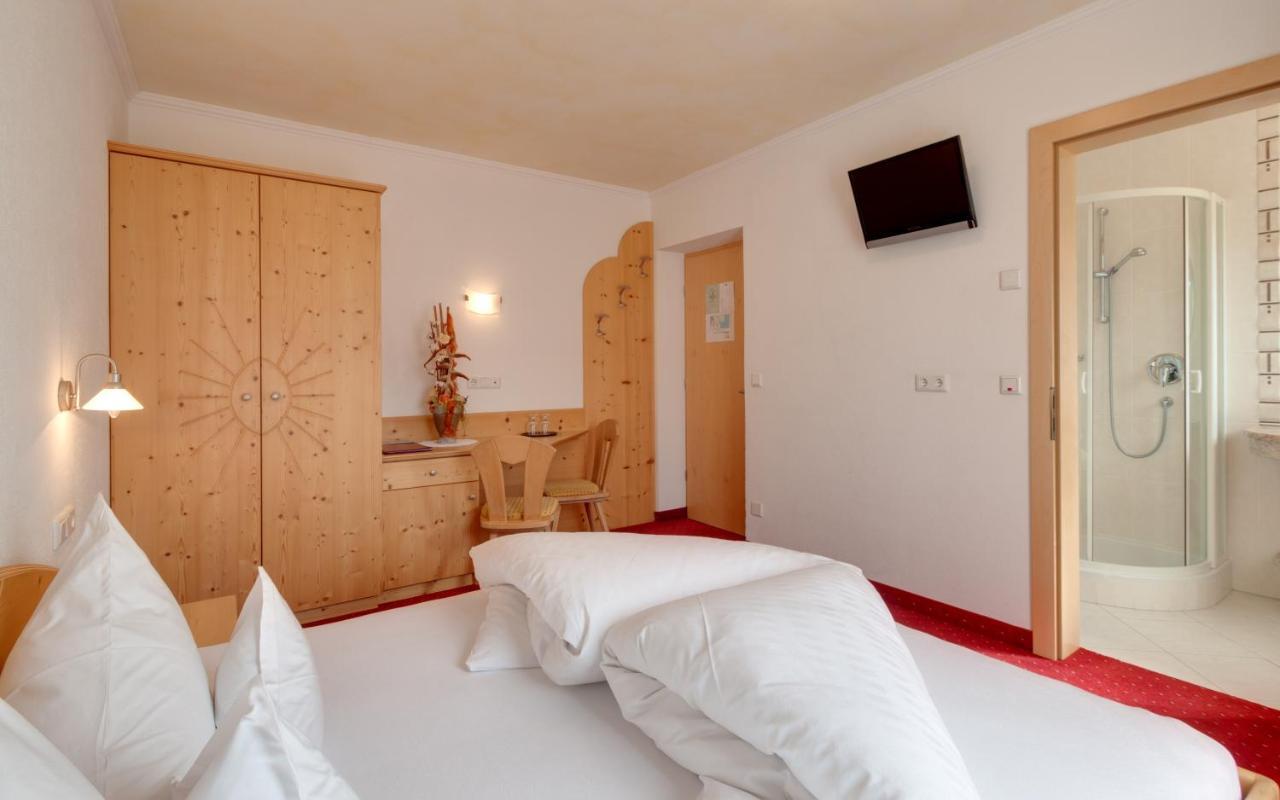Hotel Theiner Curon Venosta Esterno foto